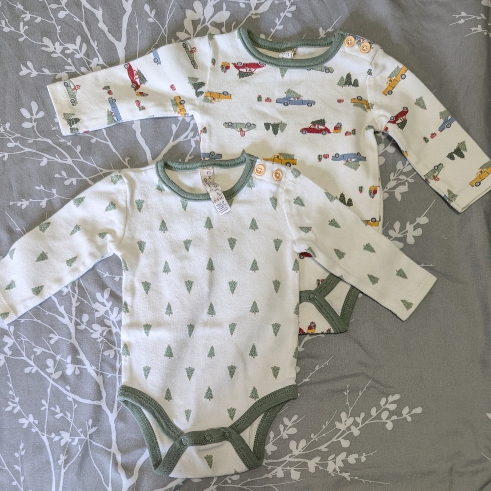 4/$20 GUC Organic Baby Bodysuits 0-3M *A18